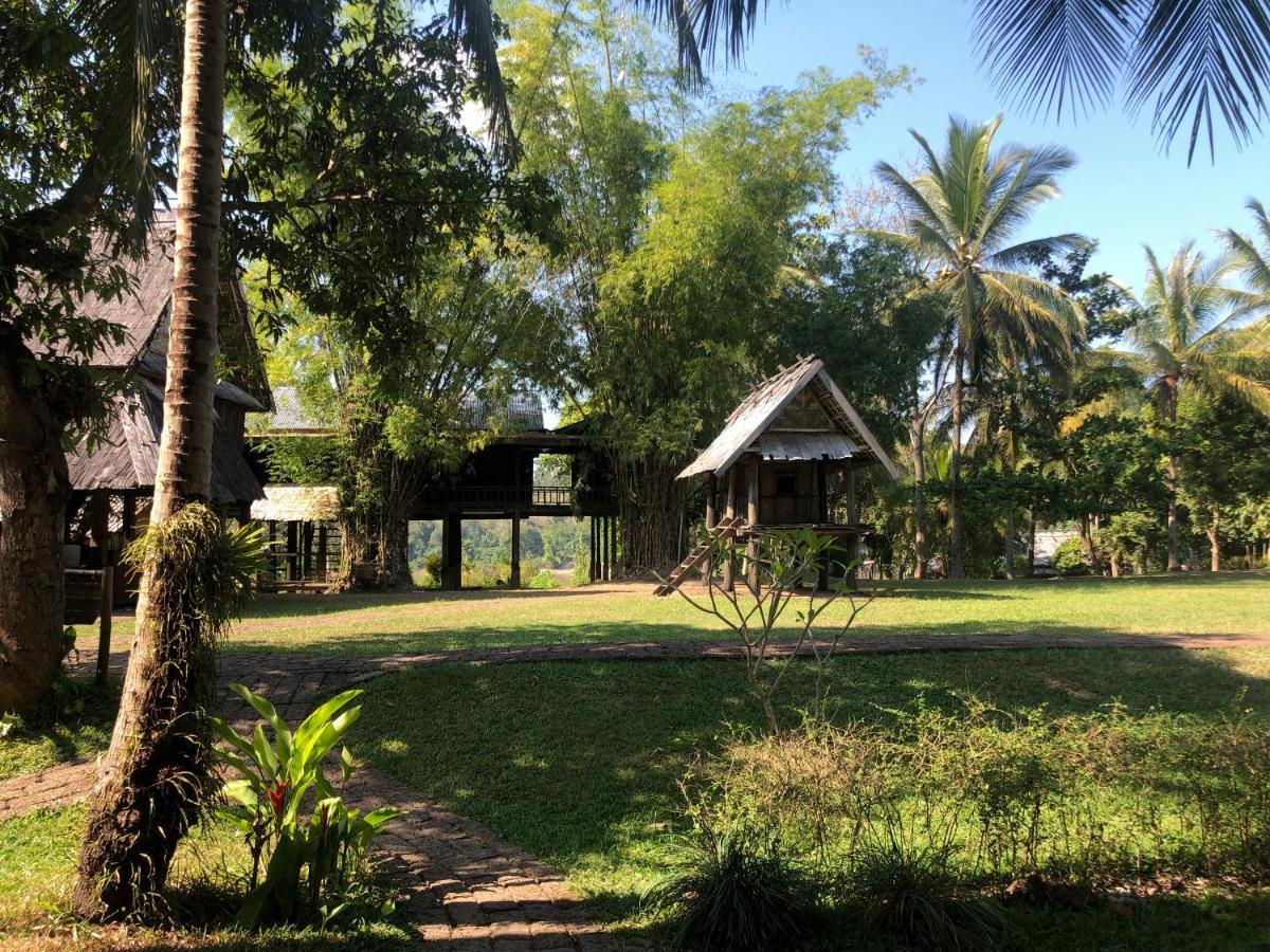 On The Mekong Resort Luang Prabang Ngoại thất bức ảnh