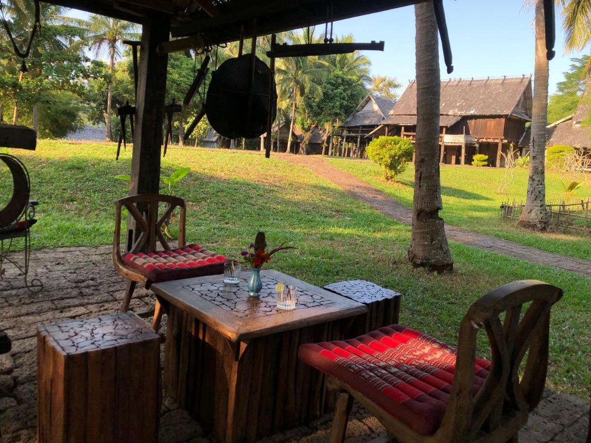 On The Mekong Resort Luang Prabang Ngoại thất bức ảnh