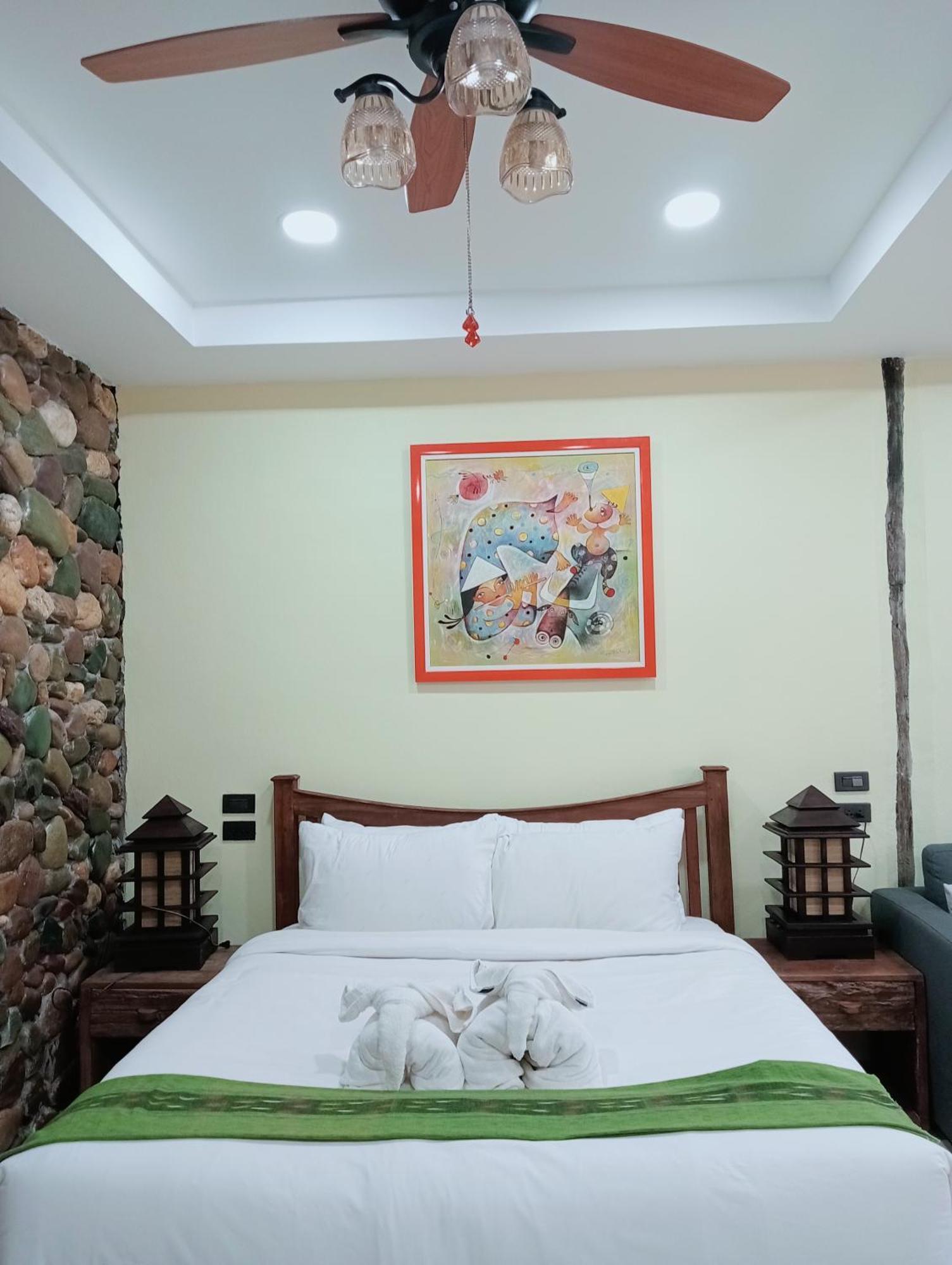 On The Mekong Resort Luang Prabang Ngoại thất bức ảnh